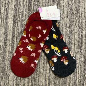 Lot of 2 Xhiliration Women's One Size Liner Socks Mushrooms Hedgehogs Red Black‎